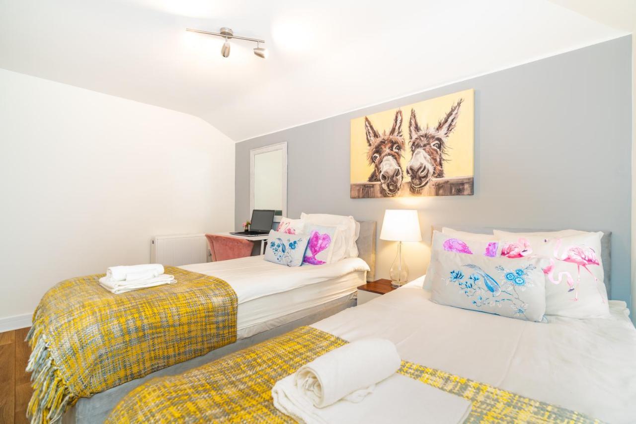 Town Center Apartment With 55” Smart Tv+Netflix 安德沃 外观 照片